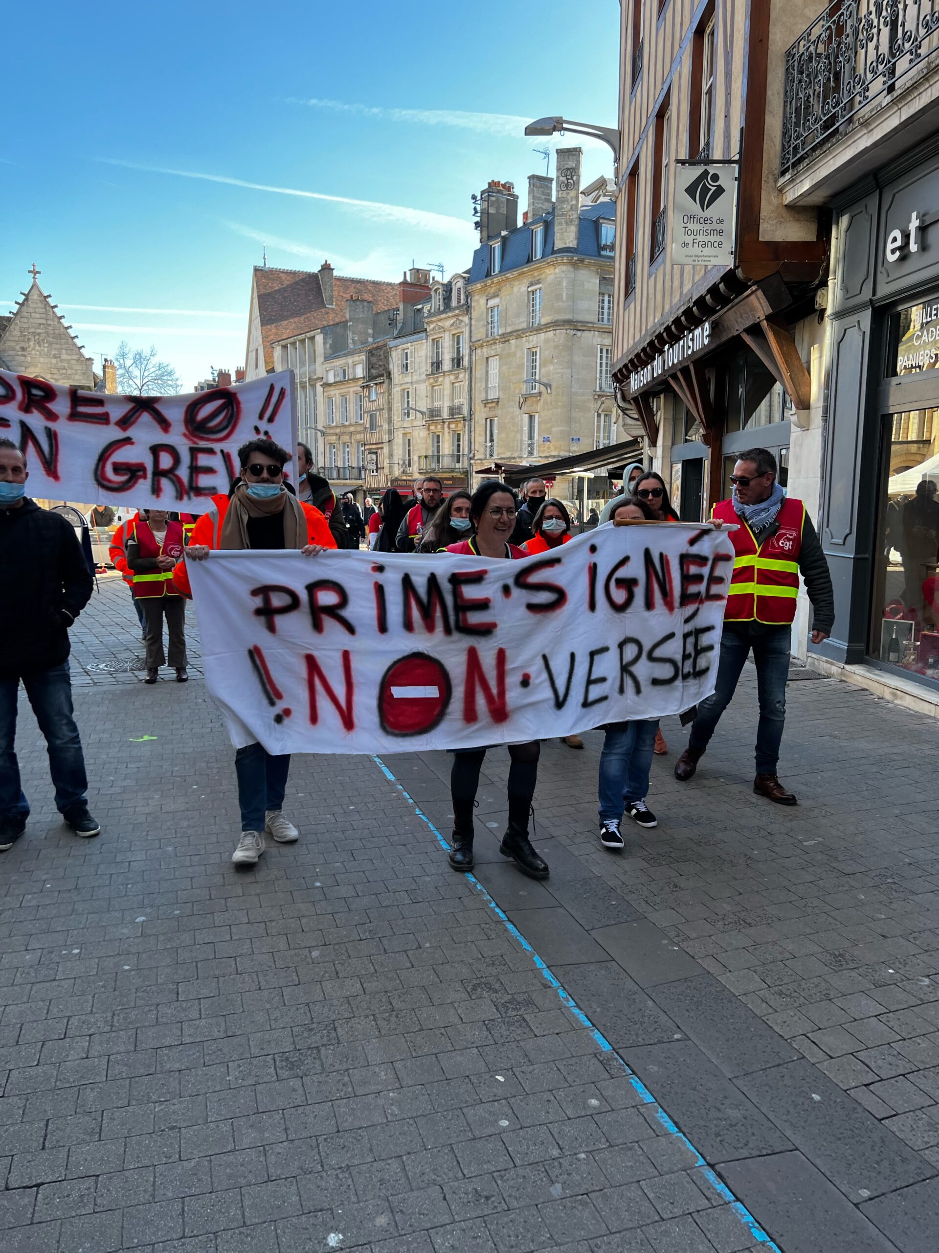 Les grévistes d’Adrexo investissent Poitiers